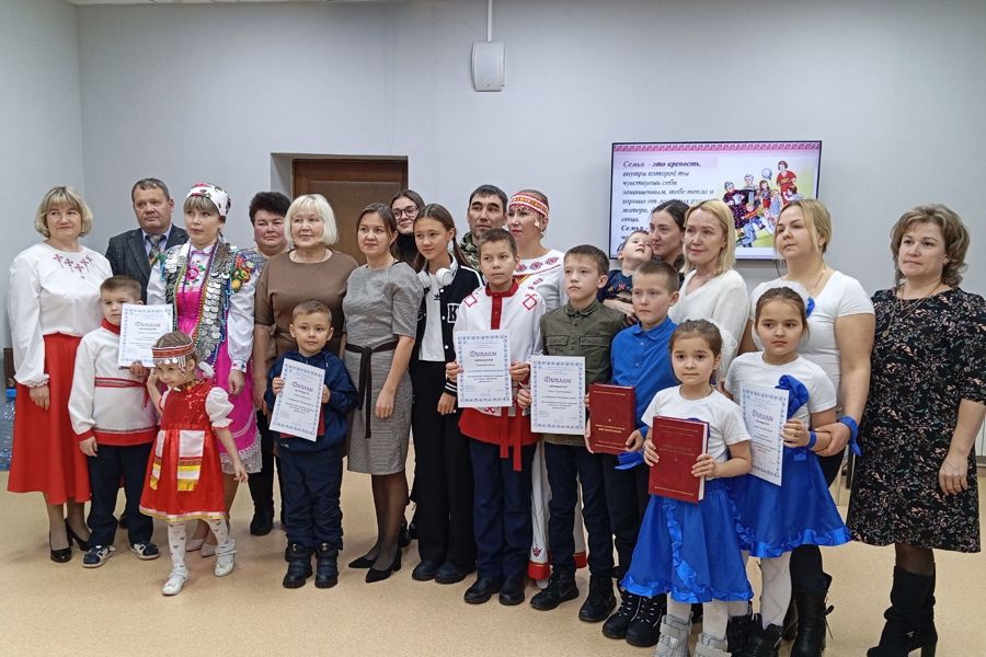 В Красночетайском округе состоялся фестиваль-конкурс молодых семей «Семейные традиции - основа крепкой семьи»