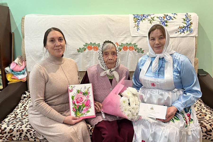 Педагог с многолетним стажем Елизавета Константиновна отметила 90-летний юбилей