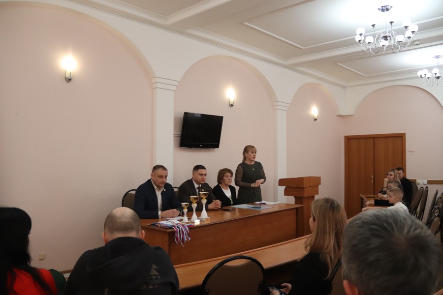 28 февраля в малом зале администрации города Новочебоксарска состоялось награждение победителей и призеров спортивного соревнования среди конькобежцев «Хрустальный конек» среди дошкольных образовательных учреждений