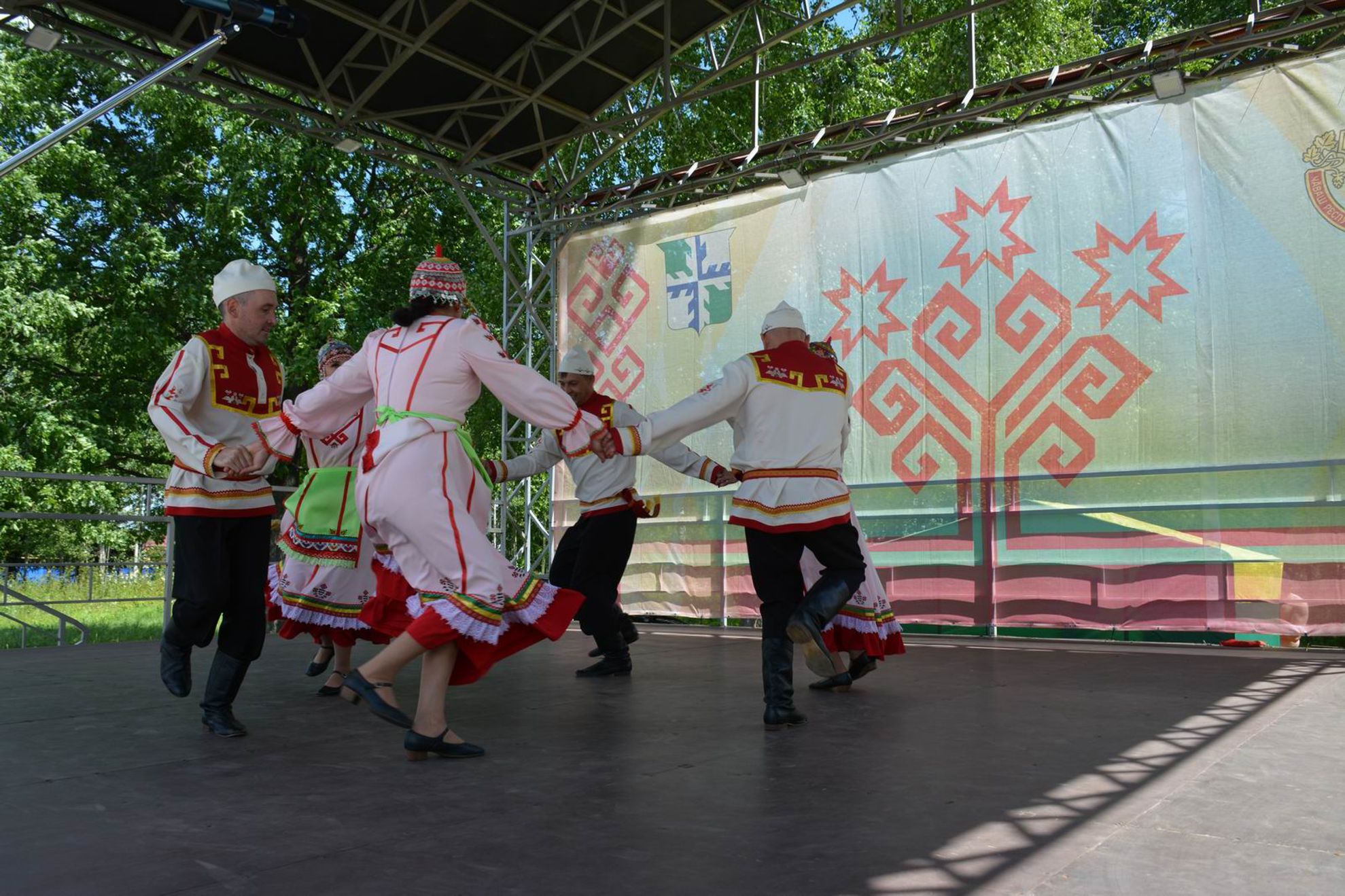 Концертная программа в парке РДК в честь Дня Республики