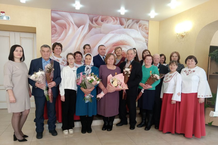 Глава Комсомольского муниципального округа Николай Раськин в Год Семьи чествовал семейные пары