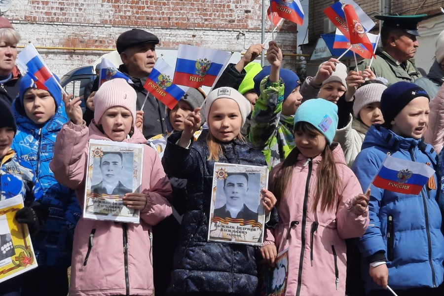 В населенных пунктах округа прошли возложения венков, цветов к памятным местам