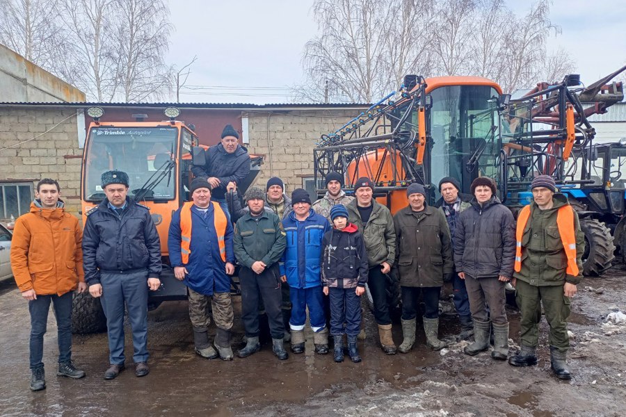 В Вурнарском муниципальном округе начались технические осмотры  тракторов и прицепов к ним