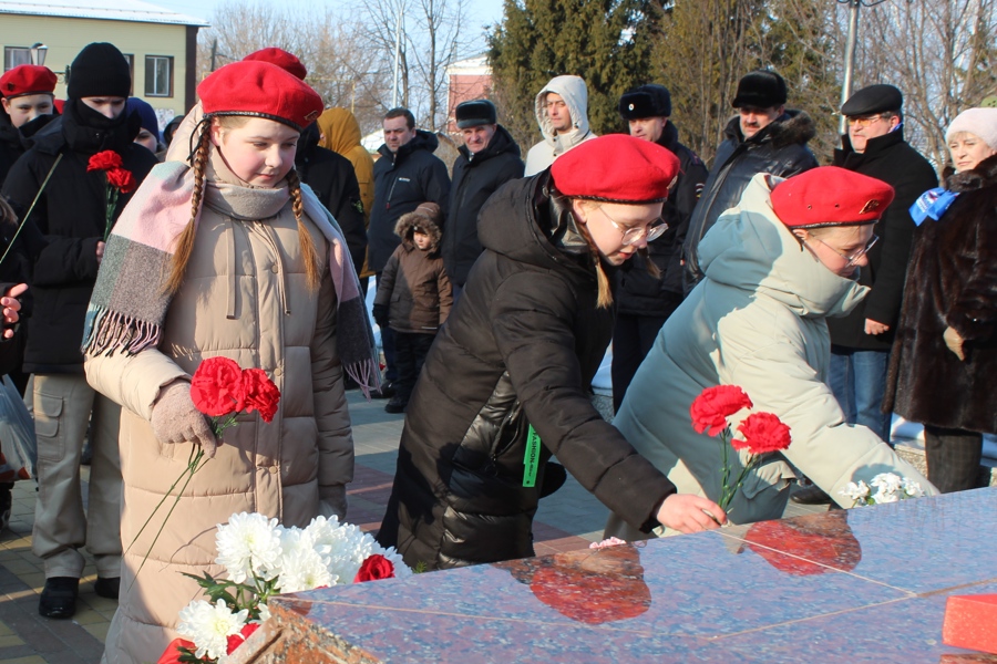 В День защитника Отечества почтили память тех, кто ценой своей жизни выполнял свой воинский долг во имя Родины