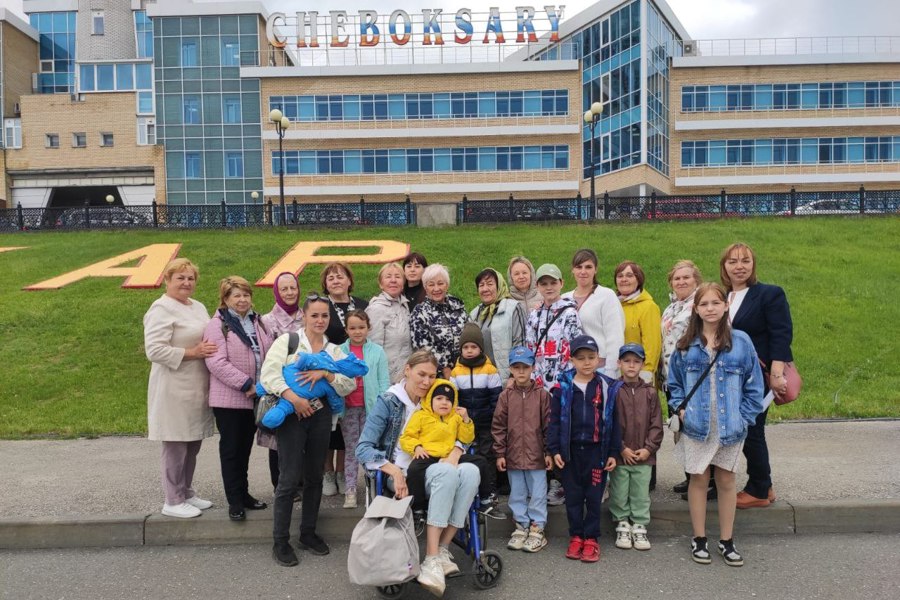 Чебоксарские экспресс-бабушки организовали водную экскурсию для семей участников СВО