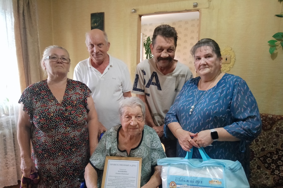 Депутат поздравил с 90-летием жительницу Новочебоксарска