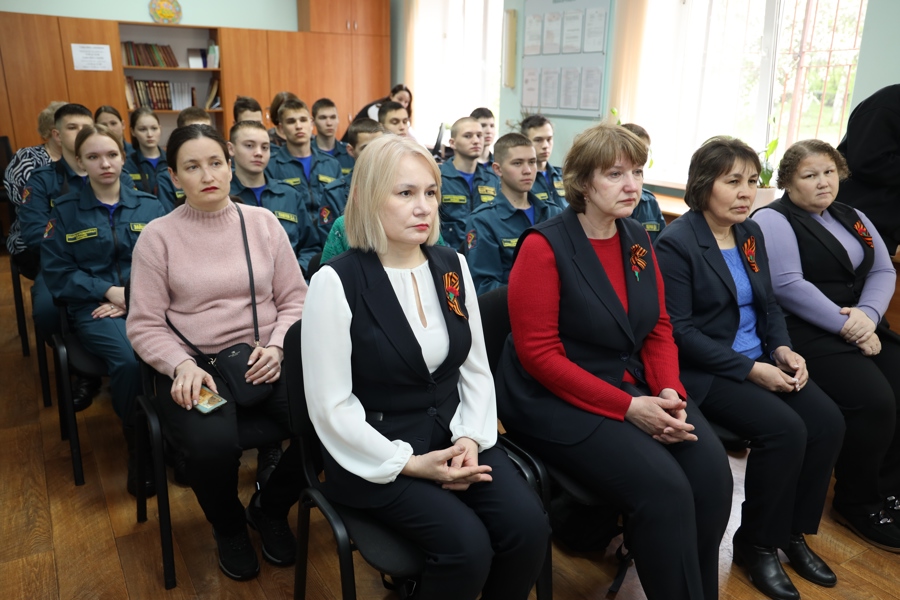 В Государственном историческом архиве Чувашской Республики прошла встреча студентов с детьми войны