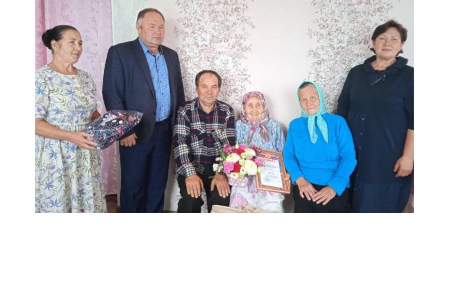 90-летний юбилей отметила ветеран труда, жительница села Новые Шимкусы Круглова Зоя Егоровна