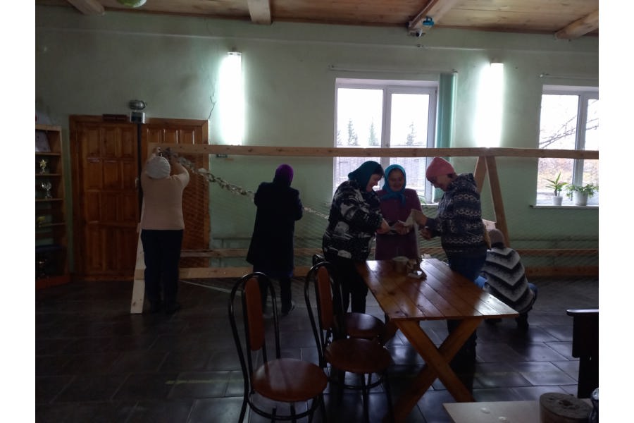 В Старочукальском СДК вновь организована работа по плетению защитной сети