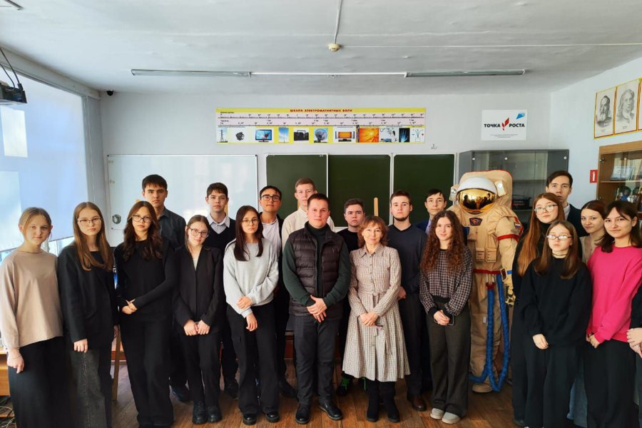 Педагоги и обучающиеся города Канаш посетили Передвижной музей космонавтики