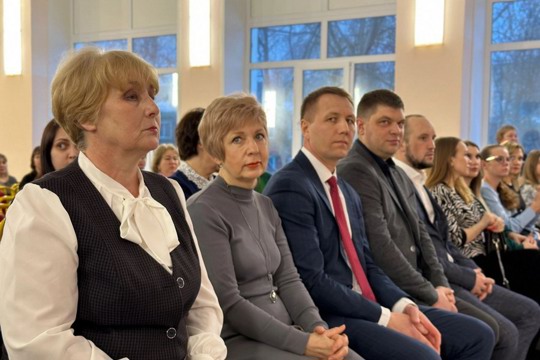 Новое время диктует новые формы проведения родительских собраний: в школе №2 города Шумерля прошел родительский форум «Новая философия воспитания»