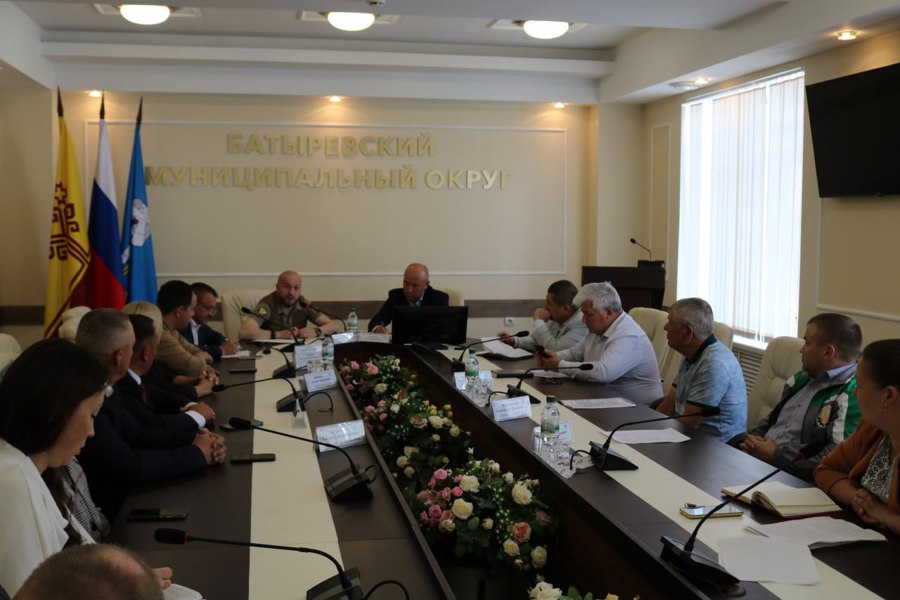 Обсуждены перспективы строительства новых очистных сооружений в селах Батырево и Комсомольское (31.08.2023)