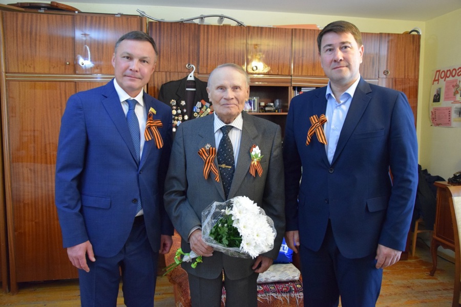 В Чебоксарах продолжаются поздравления ветеранов Великой Отечественной войны на дому