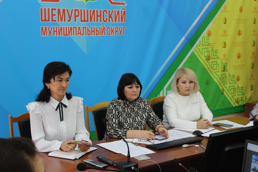 Члены избирательных комиссий Шемуршинского муниципального округа приняли участие в совещании Избиркома Чувашии