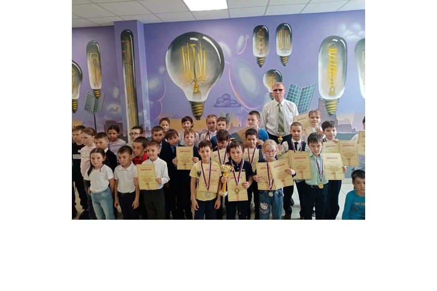 Ученик начальной школы г. Ядрин Федор Назаров завоевал 1 место по шахматам на региональном этапе всероссийских командных соревнований «Дебют»