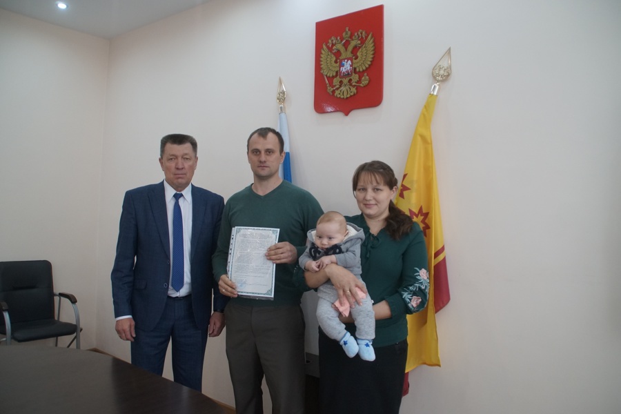 В Международный день защиты детей многодетным семьям г. Чебоксары вручили жилищные сертификаты