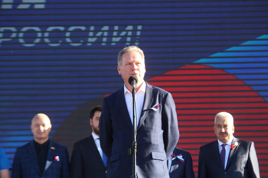 Народные избранники приняли участие в мероприятиях, приуроченных ко Дню России