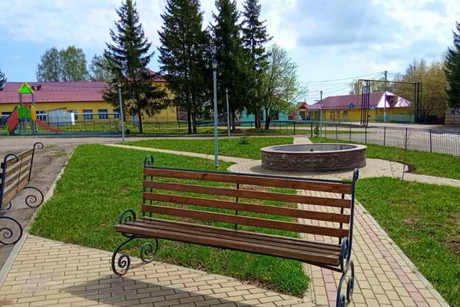 Площадь в селе Яншихово-Норваши – центр притяжения людей