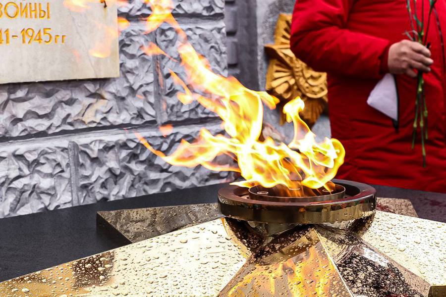 В д. Ураево-Магазь состоялась торжественная церемония зажжения Вечного огня