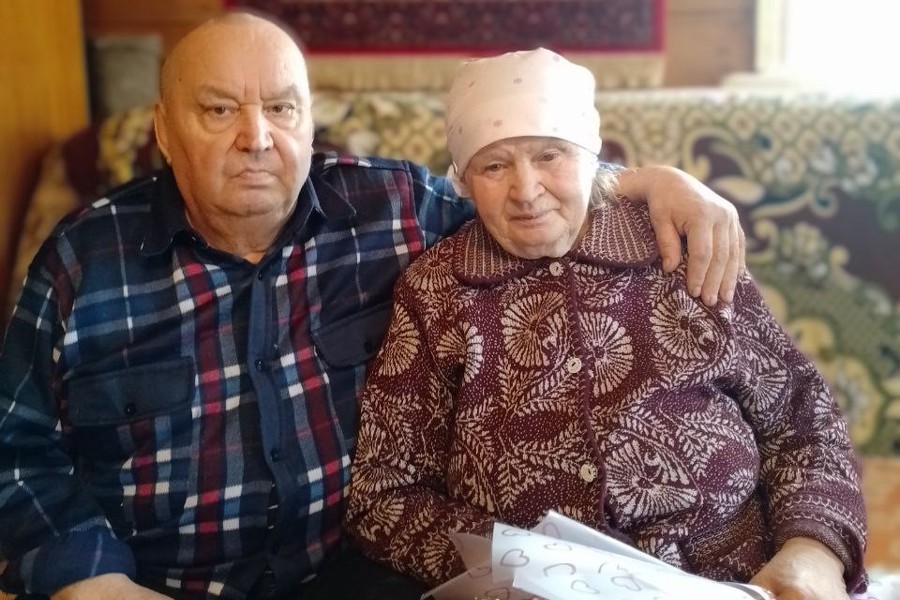 Семье Кузьминых из деревни Второе Чурашево 60 лет