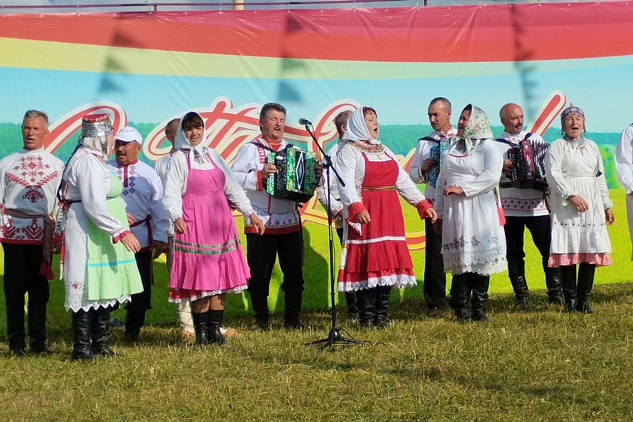 В деревне Альмень-Сунары состоялся Единый День фольклора «Манӑҫми аваллӑх» (Возвращение к истокам)