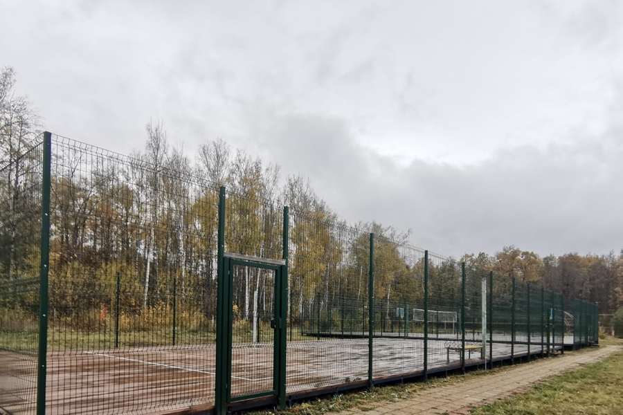 В санатории «Лесная сказка» завершен ремонт уличных спортивных волейбольных площадок