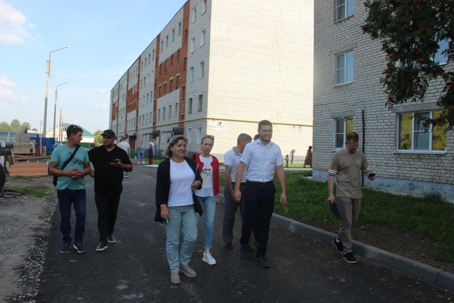 На улице Совхозная в Чебоксарах состоялась приемка дворовой территории