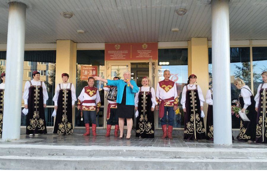 28 июня ТОС «Западный» совместно с администрацией города Алатыря и членами партии «Единая Россия» провели мероприятие, посвящённое празднованию Дня соседа