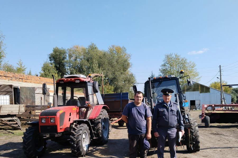 Два новых трактора в КФХ Яльчикского округа