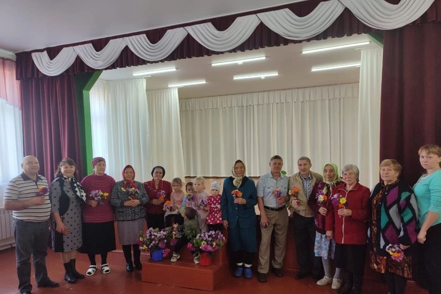 В Шигалинском СДК состоялся праздник для пожилых людей «С улыбкой по жизни»