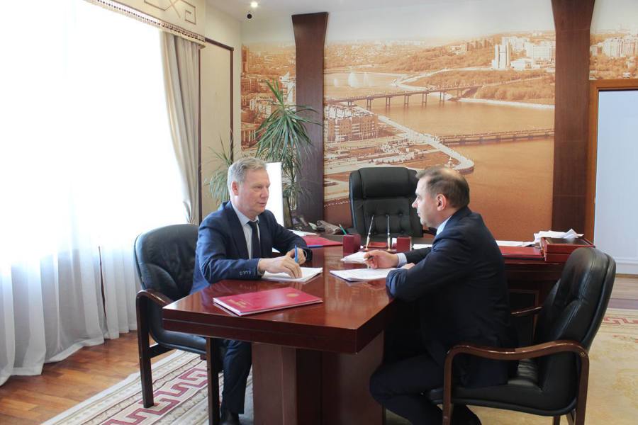 Евгений Кадышев провел встречу с представителями ПАО «Россети» и АО «НИЦ ЕЭС»