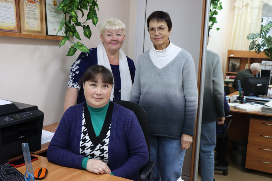 Вчера, 03 октября, наш город посетила Ольга Михайловна Безлепкина, дочь Почетного гражданина г. Ядрин, известного военного конструктора Михаила Павловича Бундина