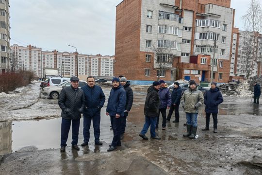 Яков Михайлов проинспектировал территорию Новоюжного района на предмет весеннего содержания