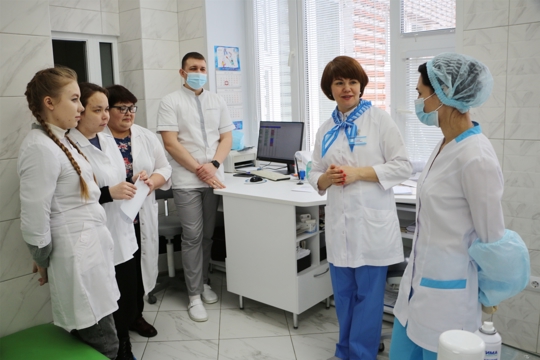 В Новочебоксарской стоматполиклинике состоялся День открытых дверей для выпускников Чебоксарского медколледжа