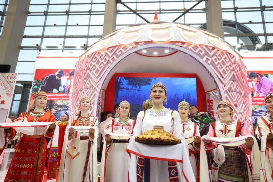 Жители Чувашии могут стать экскурсоводами на масштабной выставке-форуме «Россия»