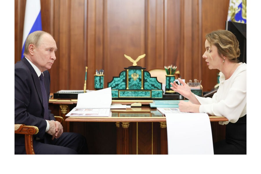 Самое главное, что может быть у ребенка, – это семья – Мария Львова-Белова на встрече с Президентом России
