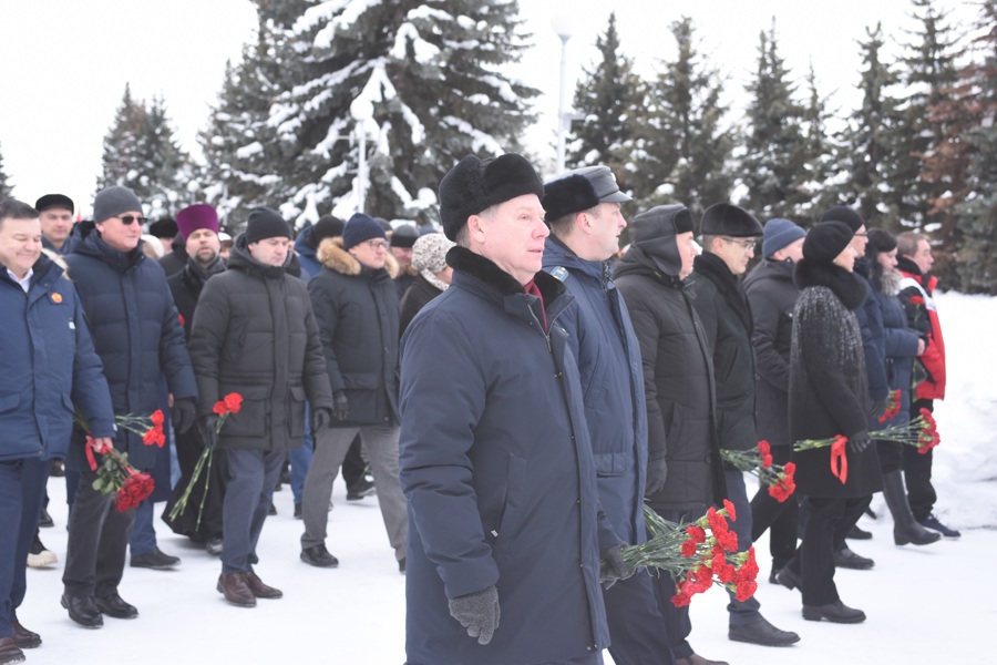 Евгений Кадышев и депутаты приняли участие в мероприятиях, посвященных Дню защитника Отечества