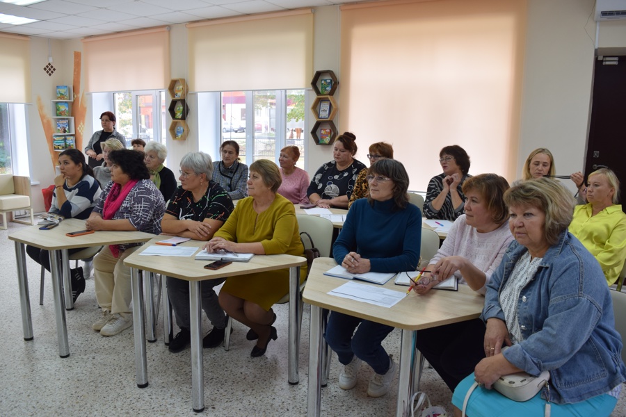 В Детской библиотеке г. Мариинский Посад библиотекари Мариинско-Посадского округа собрались на семинар