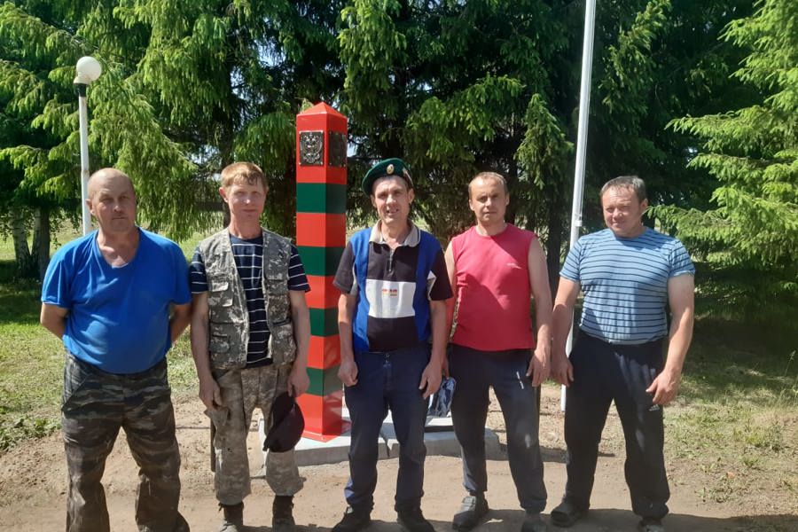 В преддверии празднования Дня пограничных войск в деревне Испуханы установлен пограничный столб