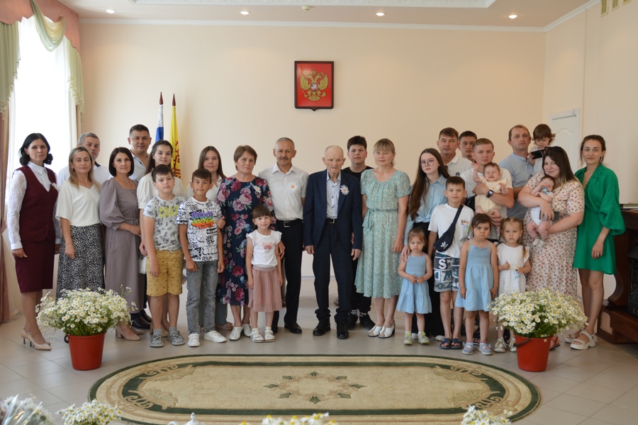 В день семьи, любви и верности в Янтиковском округе состоялся семейный праздник «Под сенью Петра и Февронии»