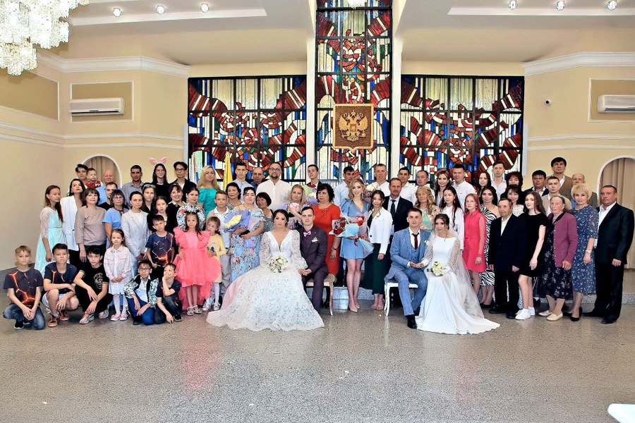 В День Республики в Чувашии  86 пар создали счастливые семьи