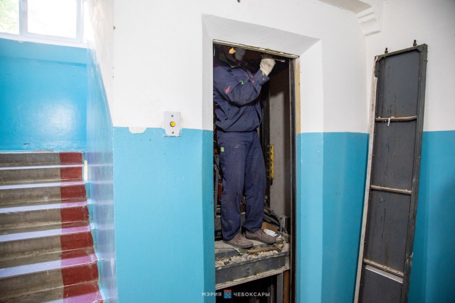 В Чебоксарах стартовал ремонт лифтового оборудования в многоквартирных домах.