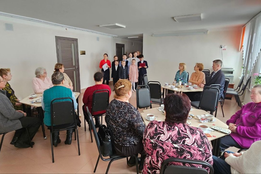 Теплая встреча за круглым столом с матерями и женами военнослужащих СВО