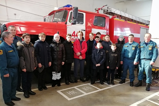 Ученики 8-го класса МБОУ «Байдеряковская ООШ» посетили пожарную часть