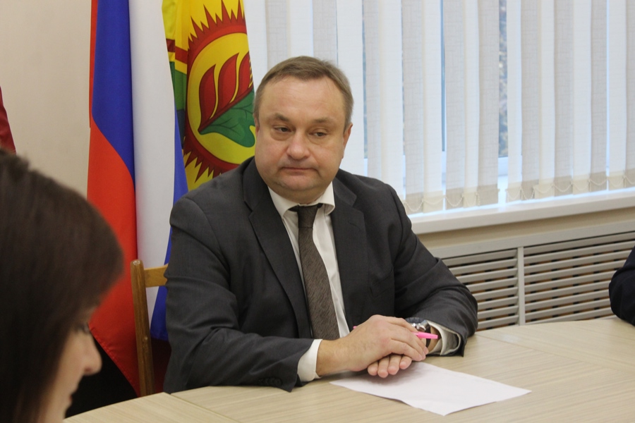 Рабочая неделя традиционно началась с еженедельного совещания с начальниками структурных подразделений администрации