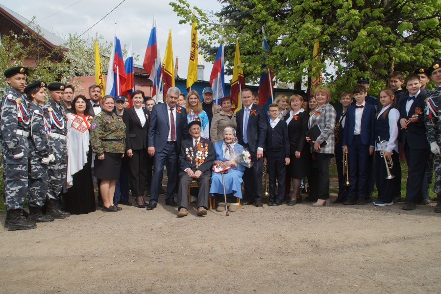 Чебоксарские «Фронтовые агитбригады» поздравили ветеранов войны и тружеников тыла с наступающей 78-й годовщиной Великой Победы