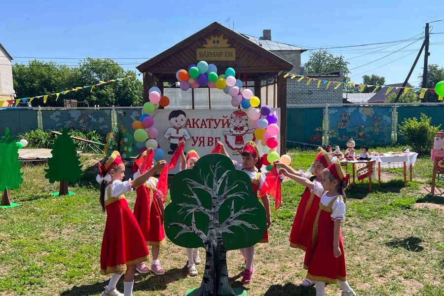 В МБДОУ «Детский сад №3 «Зоренька» в преддверии Дня Республики провели чувашский праздник «Акатуй»