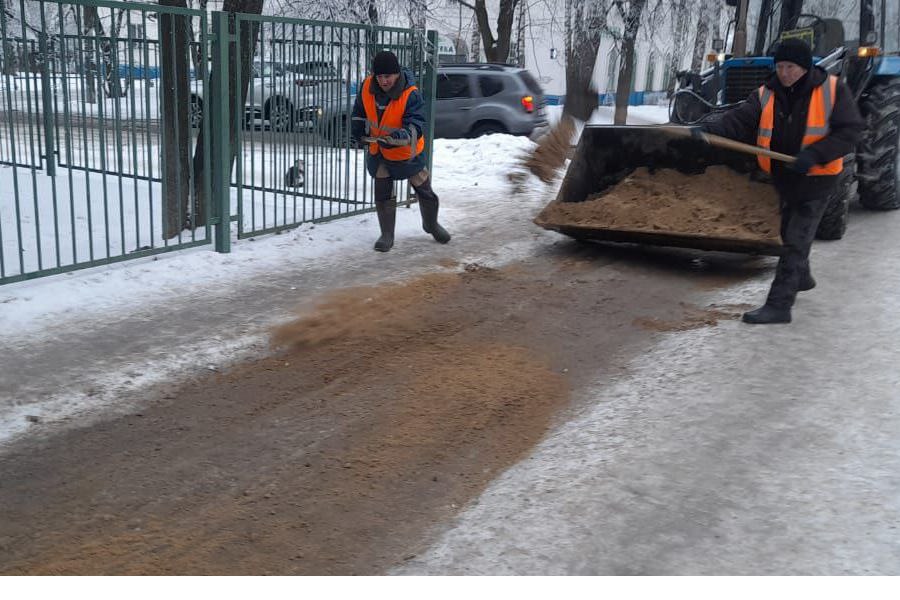 АО «Дорэкс» продолжает работы по текущему содержанию дорог города Чебоксары