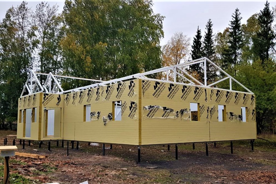 Строительство клуба в деревне Тиньговатово набирает обороты