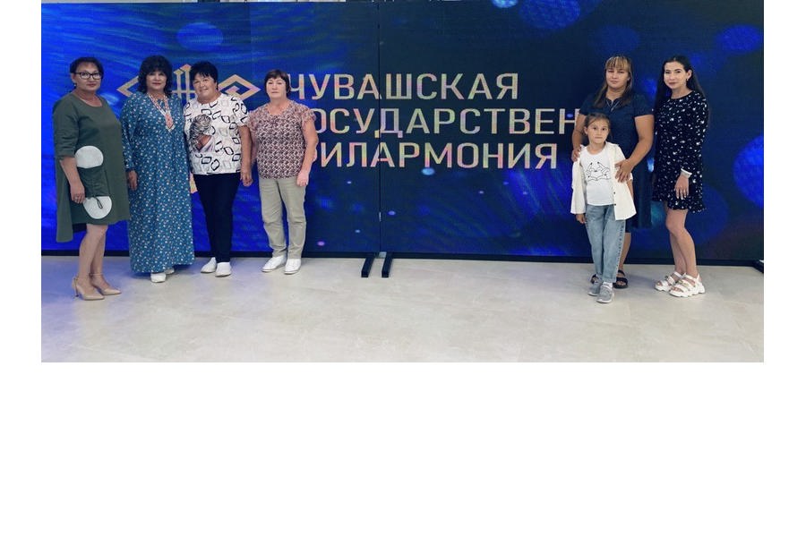 Урмарцы побывали на концерте коллектива ансамбля «Россия»